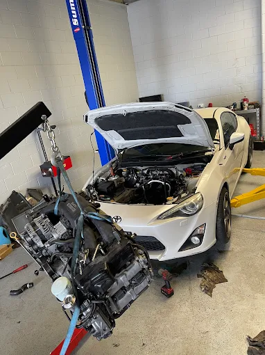 Engine removal on Toyota 86